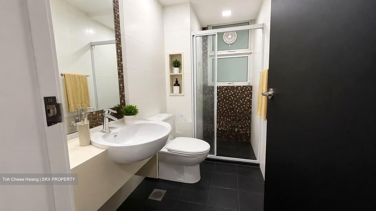 The Esparis (D18), Condominium #584396581